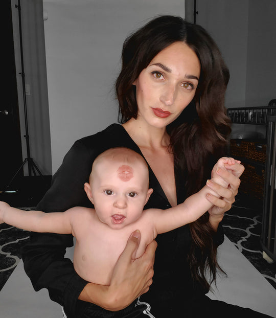Behind the Scenes: On Set/At Home with Model Ari