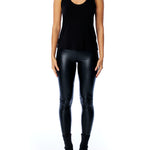 Classic scoop neck tank top in black