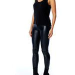 Classic scoop neck tank top in black