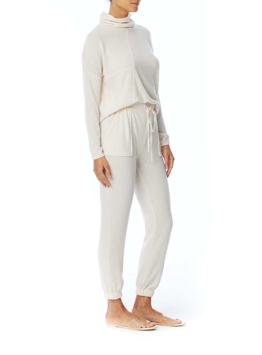 relaxed pocket pant with drawstring, elasticized waist and cuffs in cream