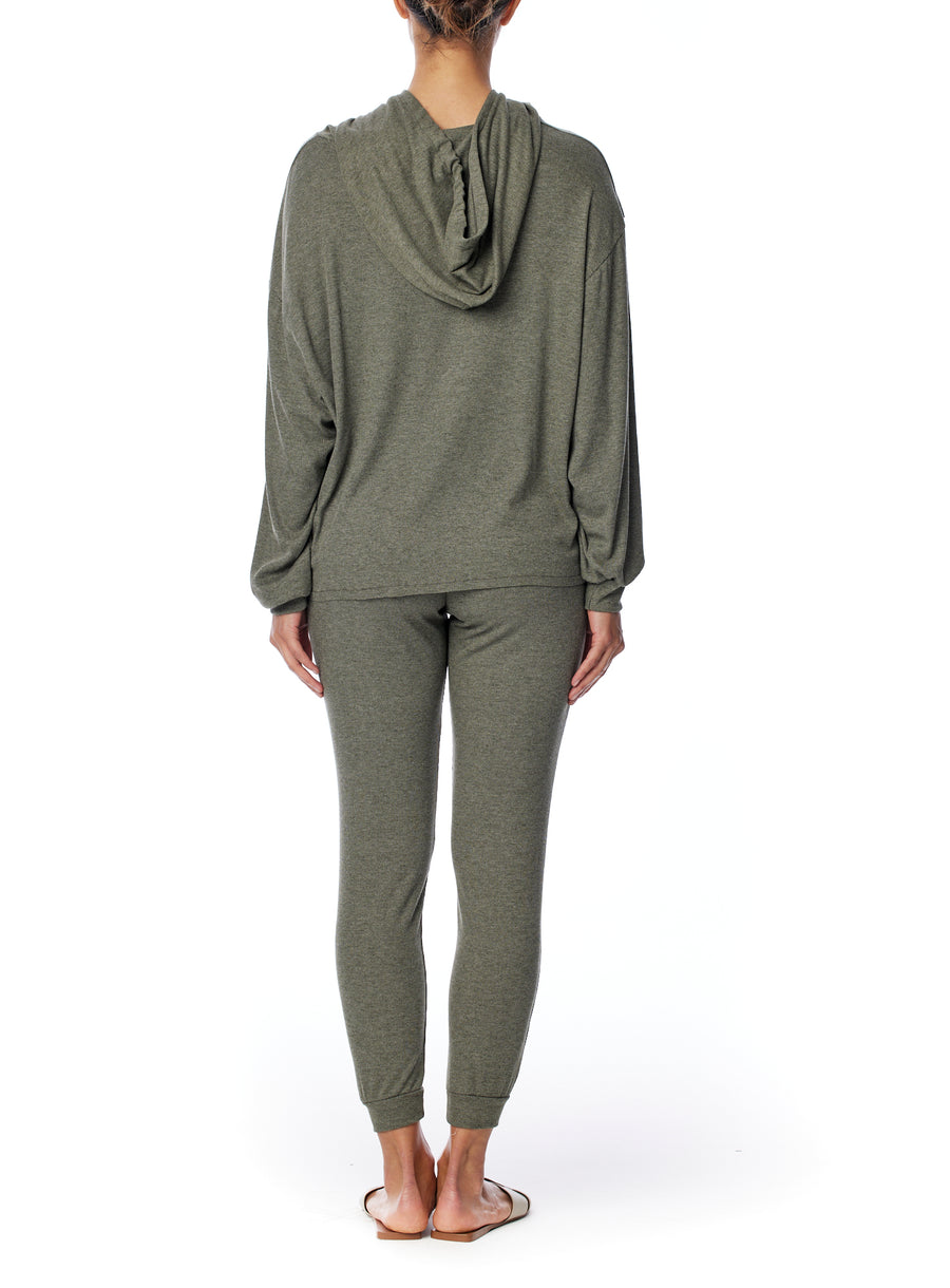 comfy ribbed hoodie with drawstring cinch, long sleeves and a relaxed fit in dark olive