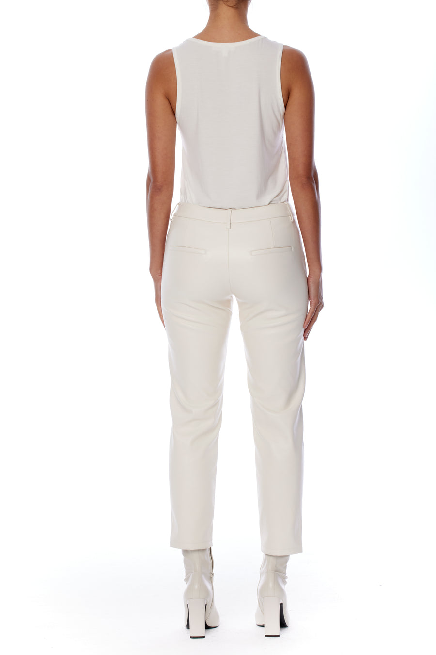 Vegan leather trouser with a medium rise, belt loops, slightly cropped cut and side pockets in ivory